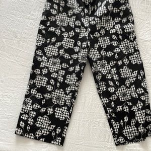 Black and white cropped  Alfred Dunner pants size 12